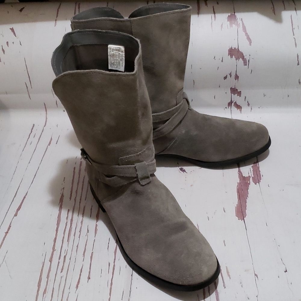 Koolaburra by UGG Ortholite Soles Gray Suede Wome's Boots Size 11
